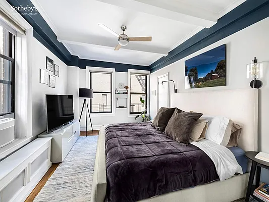 Sold by Sotheby's International Realty | media 3