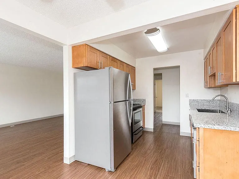 Royal Greens Apartments — Photo 12