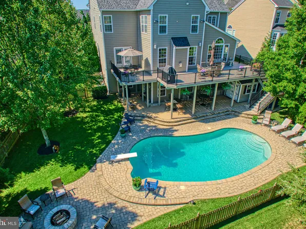 22176 Windy Pine Ct, Ashburn, VA 20148