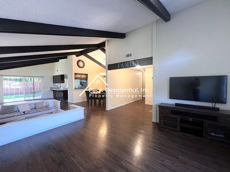 5541 Walnut Ave — Photo 3