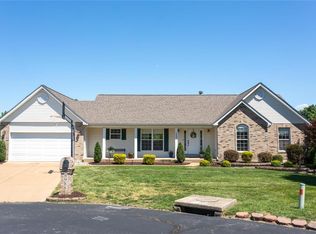 4988 Country Club Dr, High Ridge, MO 63049