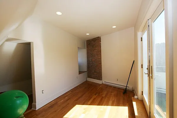 Rented by Corcoran | media 80