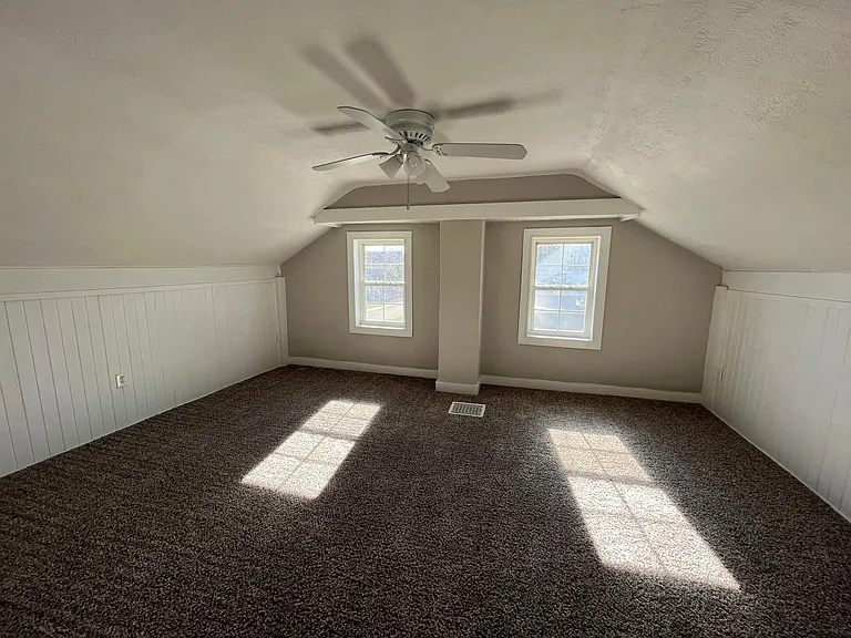 40 E Maple St — Photo 7