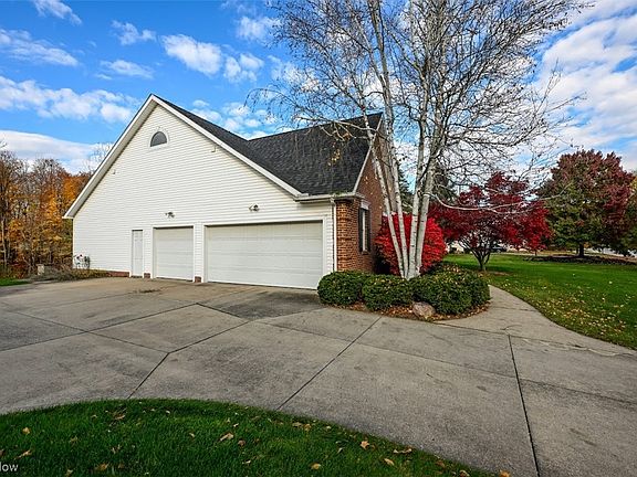 3rd image of 2992 Clear Creek Dr