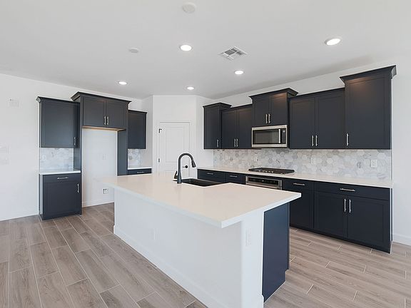 4th image of 23175 E Watford Dr