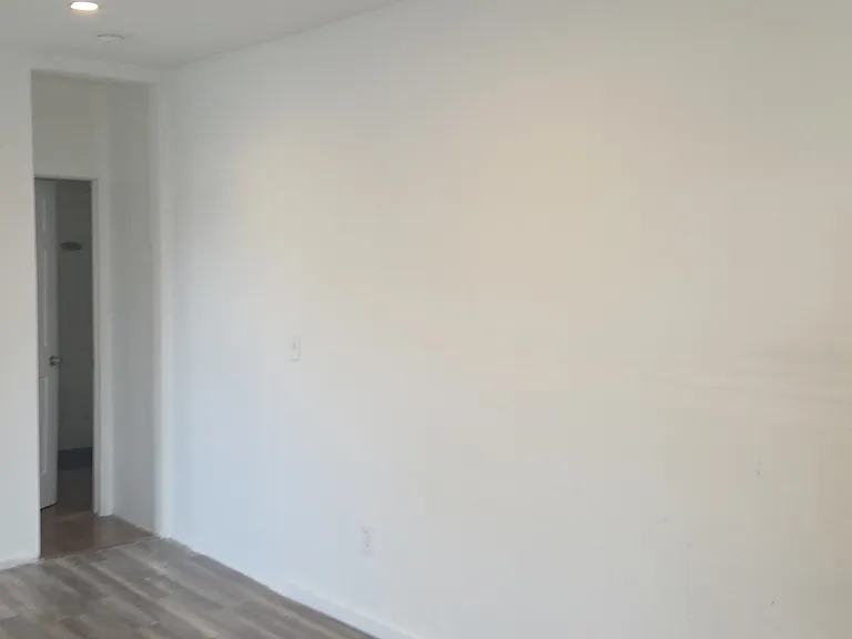 464 Roosevelt Ave #2C — Photo 15