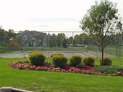 5th image of 2424 Sumac Way