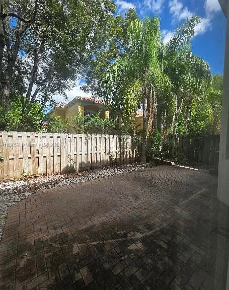 11525 NW 71st St — Photo 20
