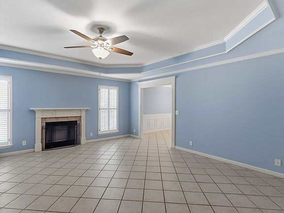 3rd image of 2747 Stonehedge Dr