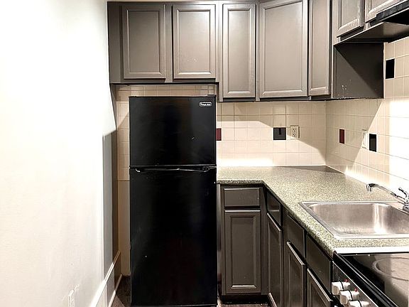 2nd image of 50 Franklin St #509