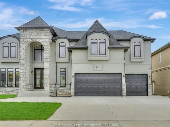 3934 Lasalle Woods Blvd, Lasalle, ON N9H 0L6