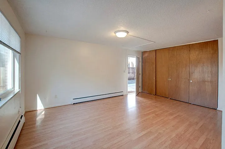 3220 Madison Avenue Living Room