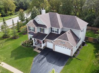 2017 Padua Dr, Elgin, IL 60123