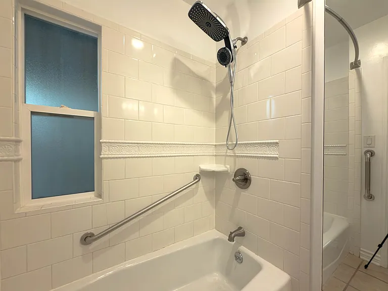 10428 Riverside Dr — Photo 8