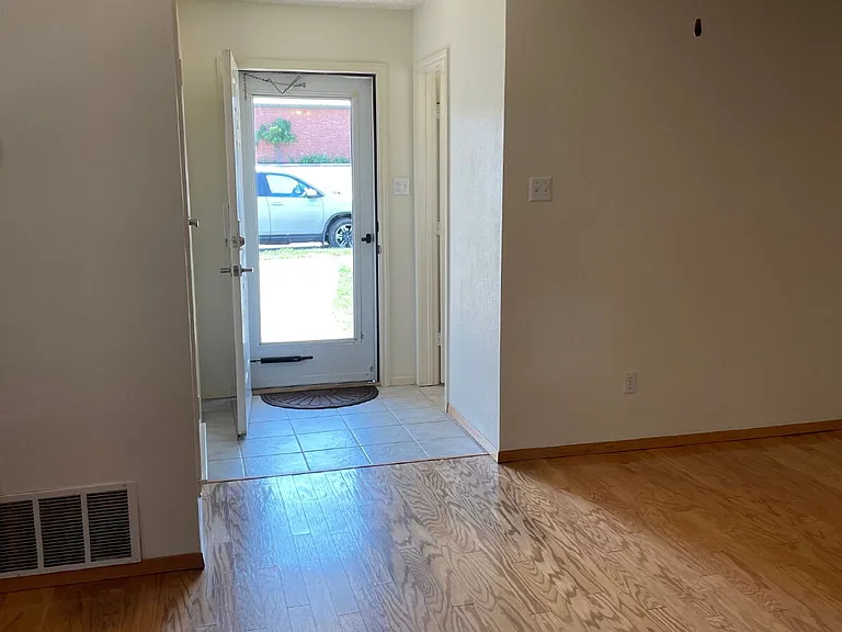 1109 Liberty Ave — Photo 3