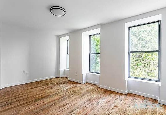 3rd image of 356A Vernon Ave Floor 3