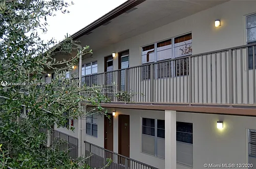 101 SW 132nd Way Photo 1