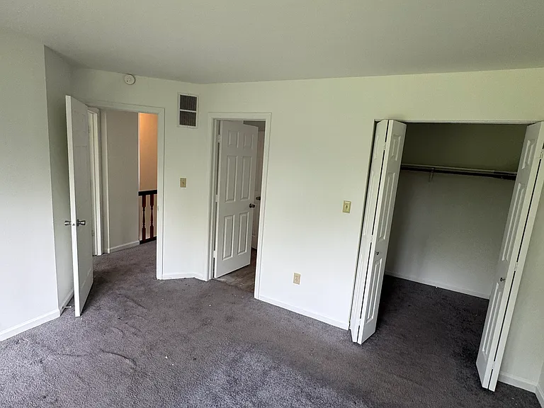 6076 Pennsylvania Dr — Photo 15