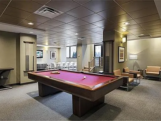 Rented by R New York | media 10