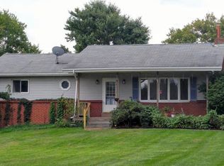 30 Moore Rd, Imperial, PA 15126