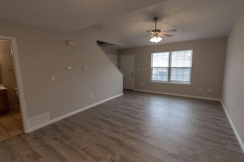 4 bed, 3.0 bath, 1389 sqft, $1,550 — Photo 4