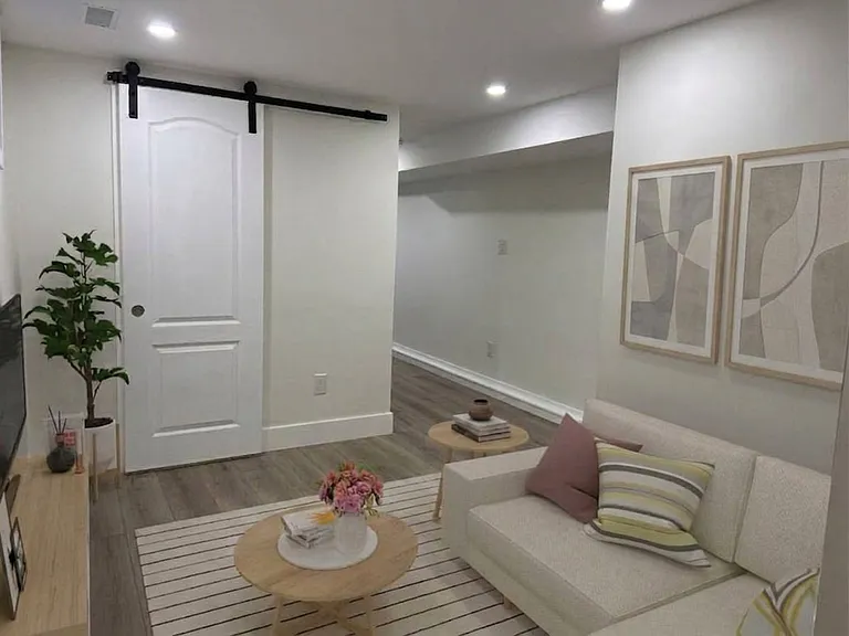 671 Crawford St #BASEMENT — Photo 2
