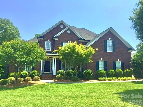 8933 Vickery Ln, Harrisburg, NC 28075