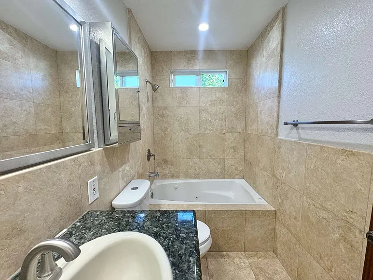 2494 Lone Oak Dr — Photo 39