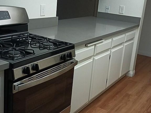 3rd image of 731 S Detroit Ave #101