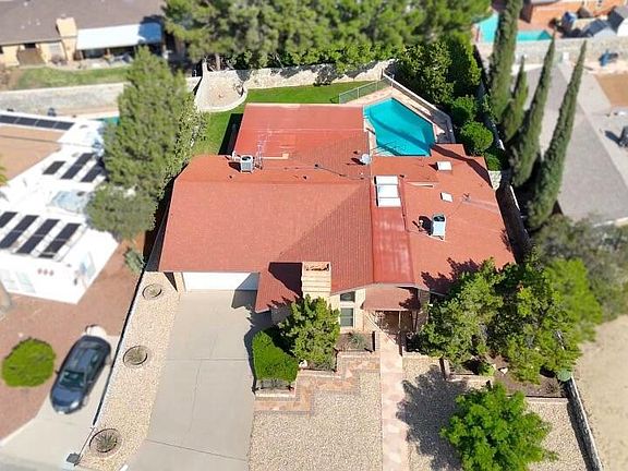 2nd image of 1631 Common Dr