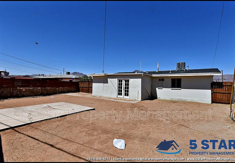 10324 Newport Dr — Photo 33