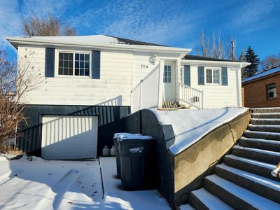 704 4th Ave NW, Mandan, ND, 58554