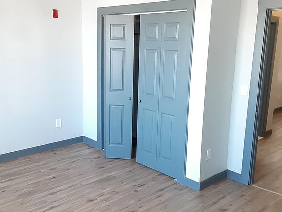 5th image of 2-1212 W Erie Ave #2