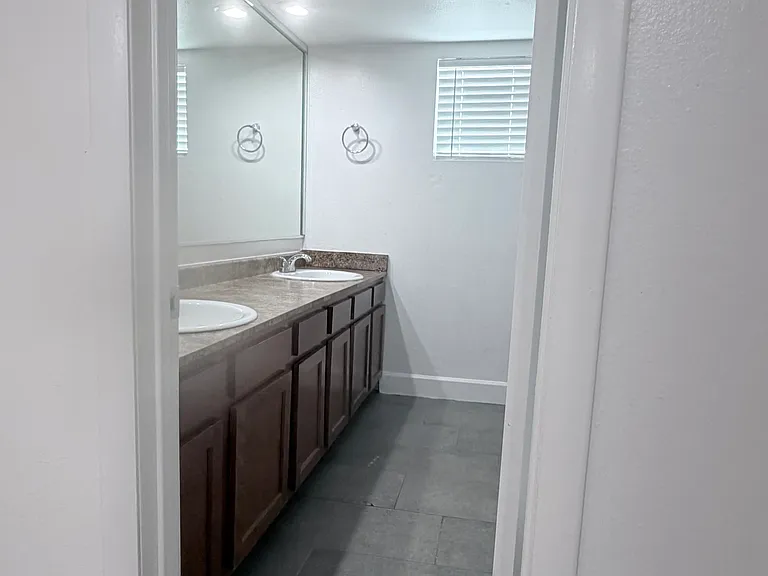 3625 N 38th St #70 — Photo 15
