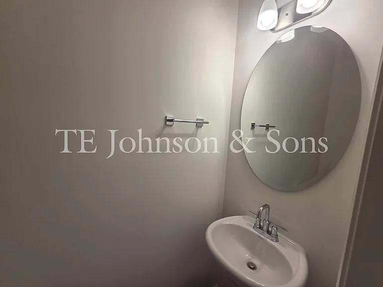 223 Latrobe Ln — Photo 4