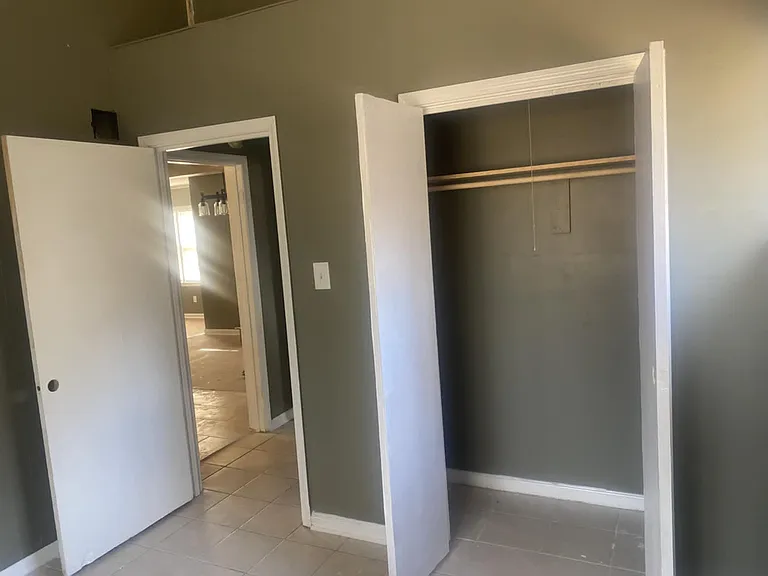 3064 Cromwell Ave — Photo 6