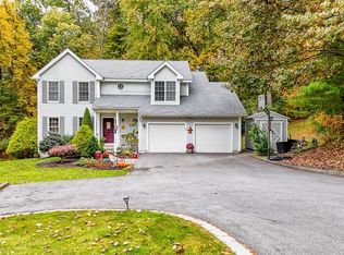 130 Norris Rd, Tyngsboro, MA 01879