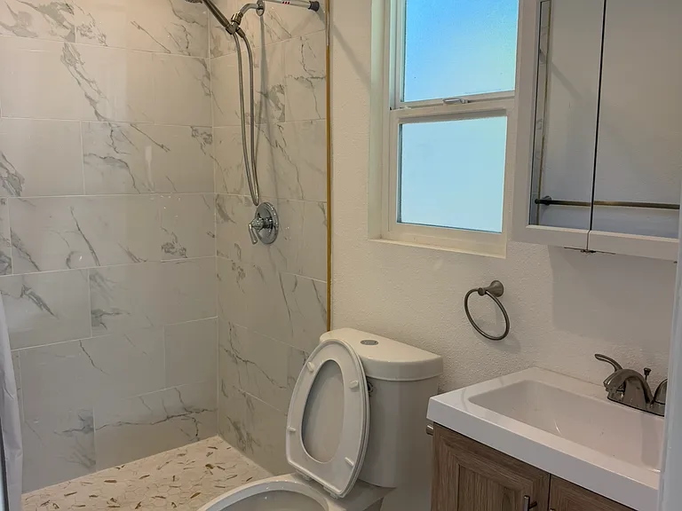 310A S Curry St — Photo 8