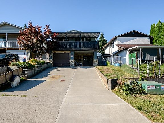 3rd image of 33121 Myrtle Ave