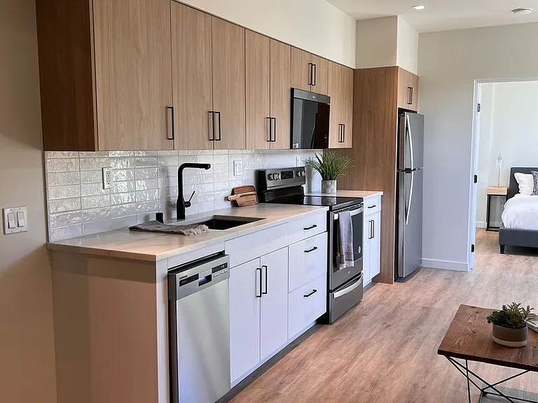 1111 Torrey Pines Rd — Photo 12