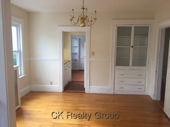 42 Dartmouth St, Watertown, MA 02472