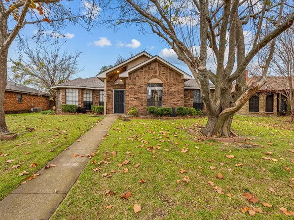 1044 S Pepperidge Dr, Lancaster, TX 75134