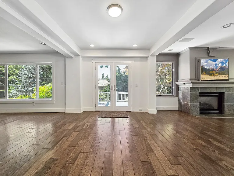 10058 NE 29th Pl — Photo 4