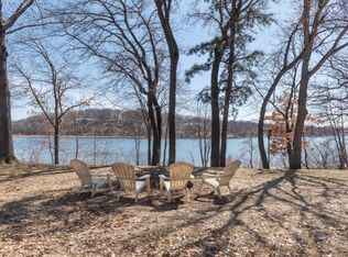 4 Island View Ln, North Oaks, MN 55127