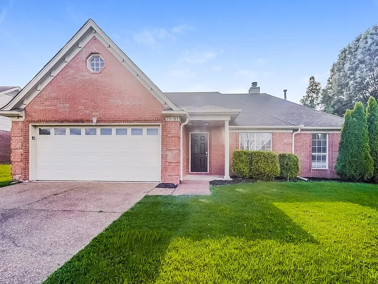 7203 Fox Creek Dr — Photo 1