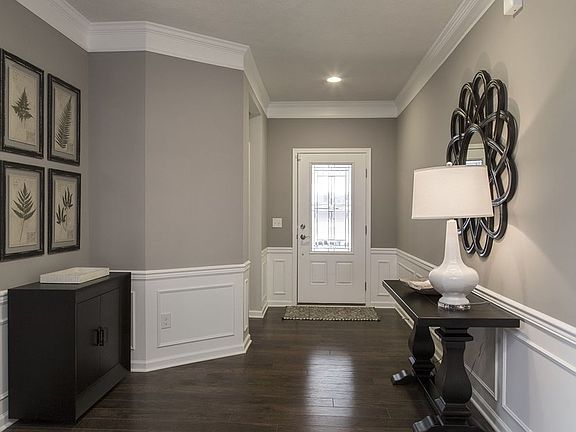3rd image of 1018 Zeller Cir