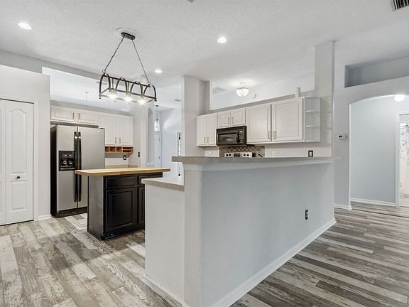 4th image of 23689 Arrigo Blvd