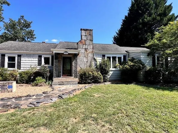 1107 Mulberry Rd, Martinsville, VA 24112