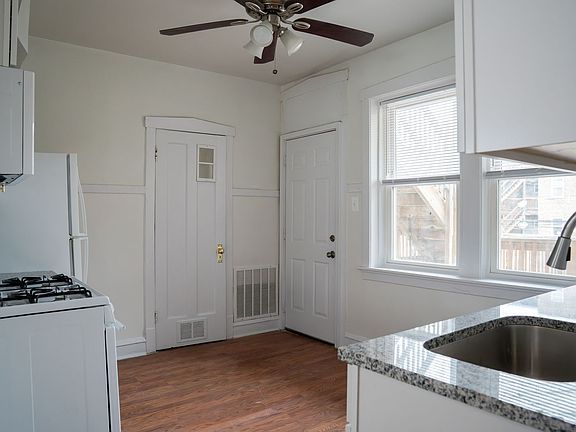 3rd image of 3836 W Lawrence Ave #204