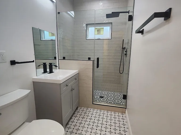 210 N Kenmore Ave #4 — Photo 4